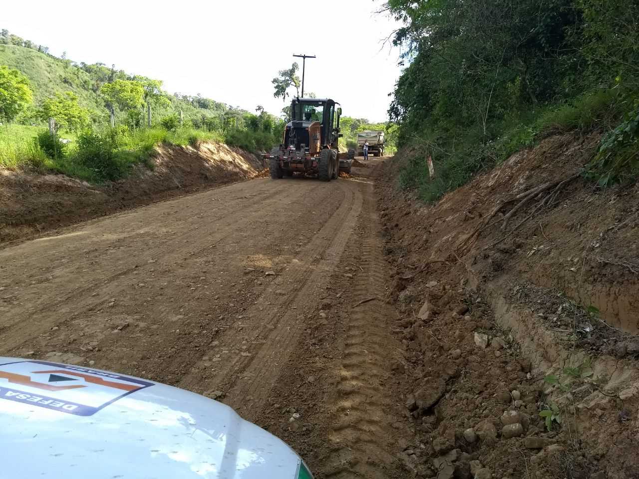 Prefeitura de Camacã realiza patrolamento nas estradas vicinais do Município
